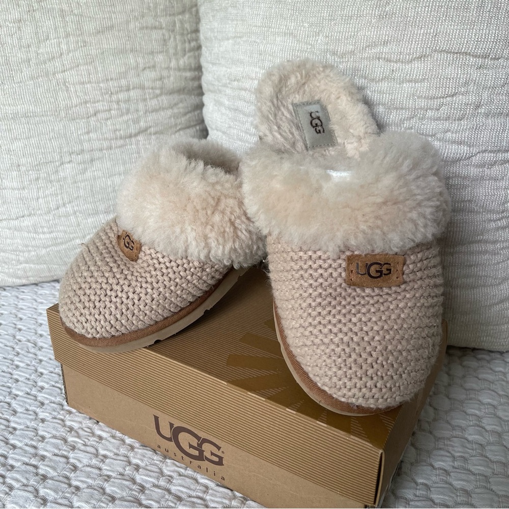 UGG COZY KNIT CREAM SLIPPERS - WOMEN'S